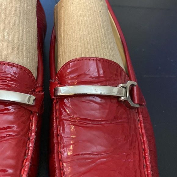 Stuart Weitzman Red Patent Loafers. Made in Spain. Size 8.5 Narrow - Picture 16 of 16